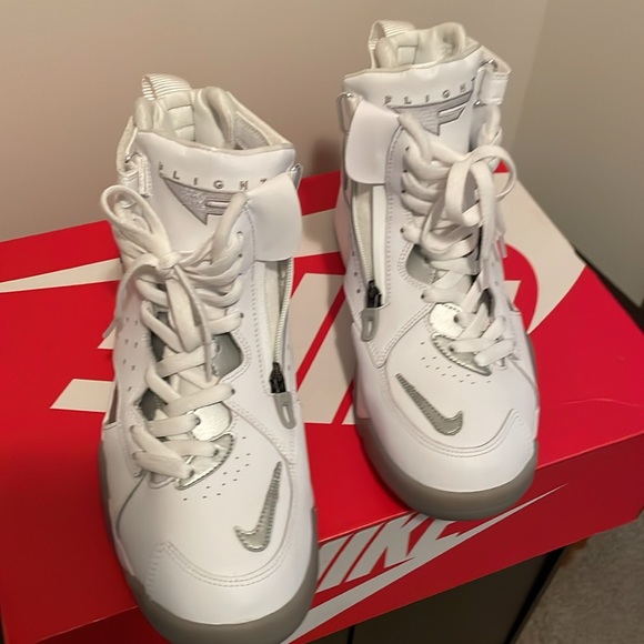 Nike Air Maestro II LTD Shoes - Picture 11 of 16